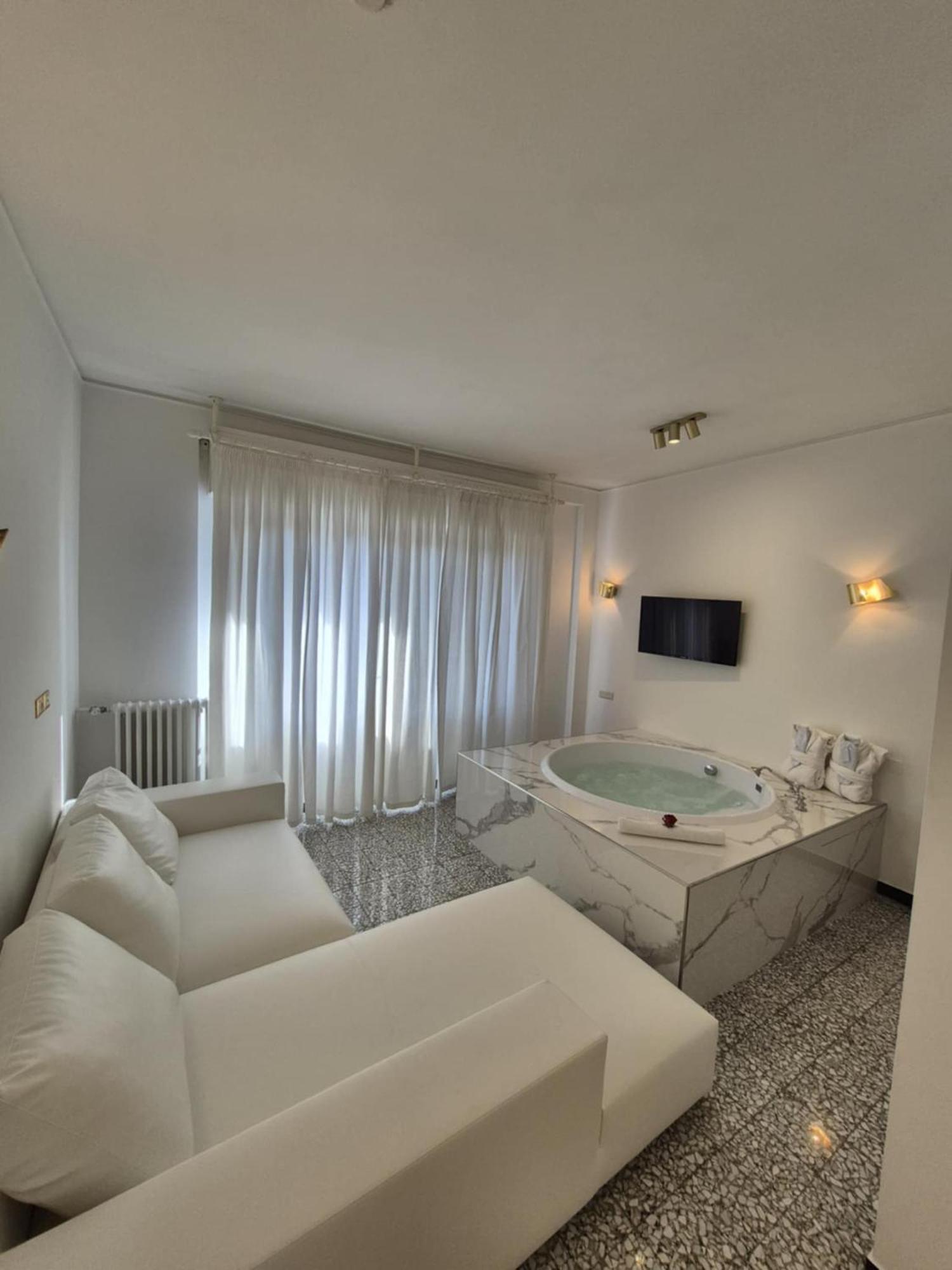 Eveline Portosole Hotel San Remo Zewnętrze zdjęcie